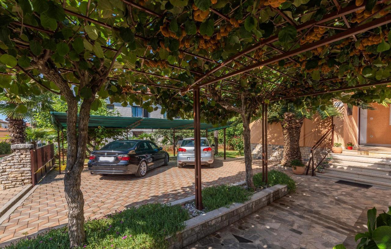Apartments Feniks Пореч Экстерьер фото