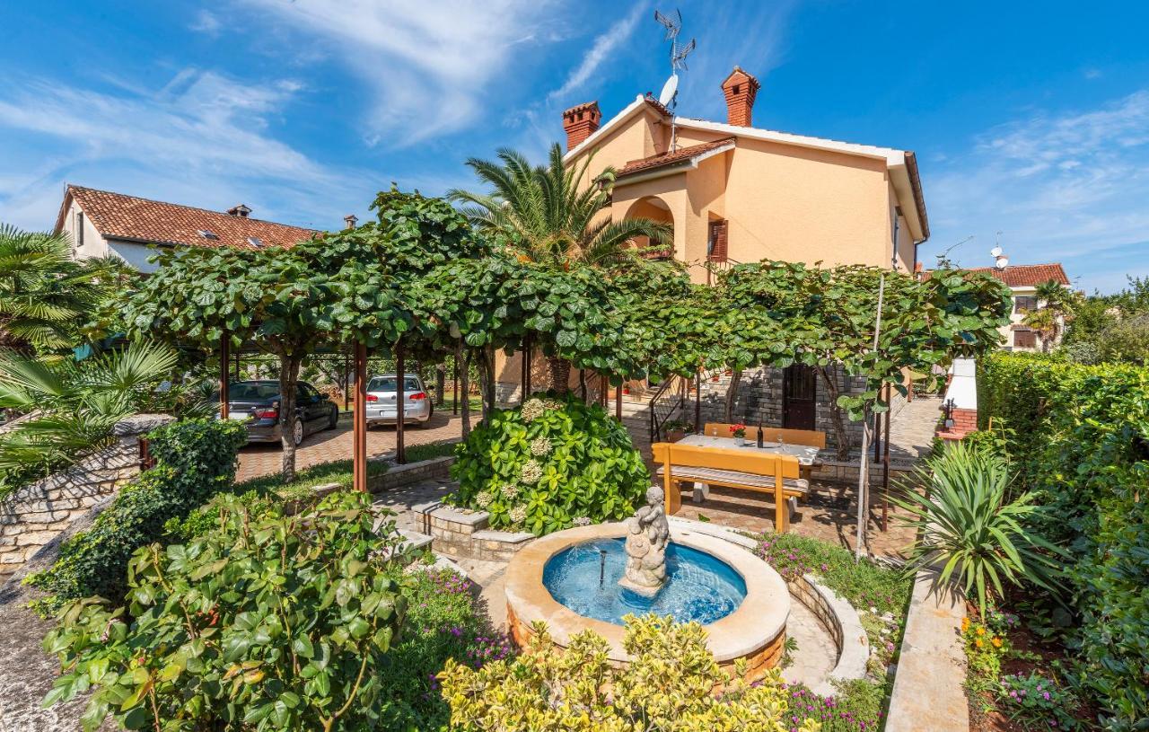 Apartments Feniks Пореч Экстерьер фото